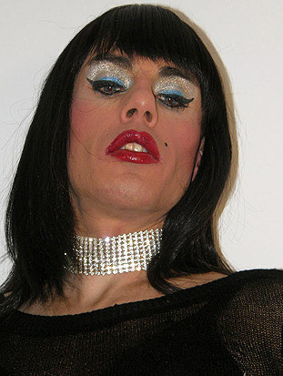 picture from zoefuckpuppet.com